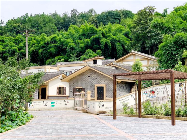 近年来，随着农村环境整治工作深入推进，王家街道苟溪桥村村容村貌不断改善。渝北时报记者 胡瑾 摄