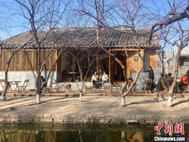 中外记者走进北京老城区 感受历史文化传承创新