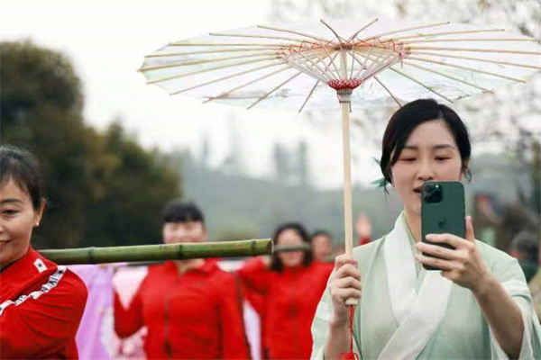 邛崃夹关茶山惊现川西婚俗“活化石”