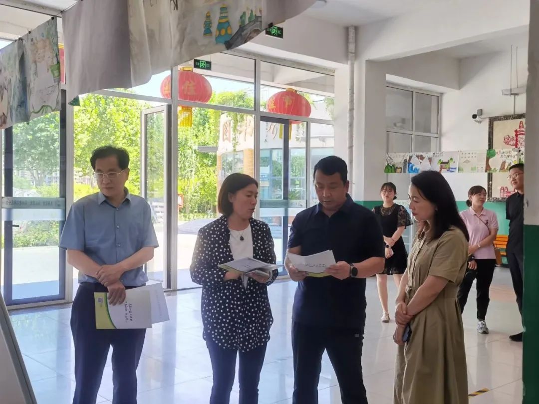 河北邢台：襄都区委副书记郭建强到东关逸夫小学调研指导工作
