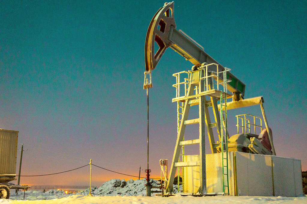 产油国减产支撑油价 原油期货技术面进一步转强