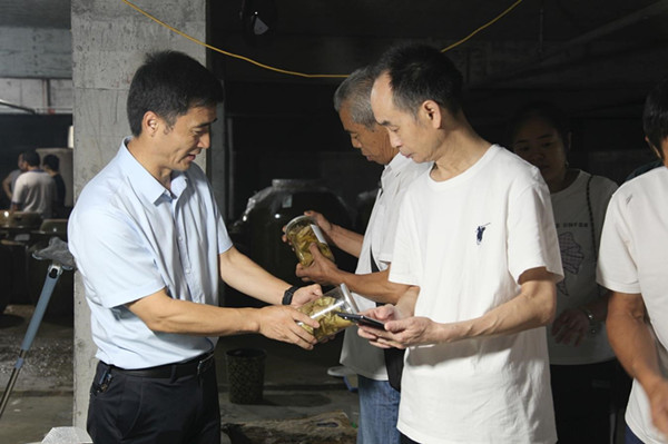泡菜香出“振兴路”  老板笑了村民钱包也鼓了！