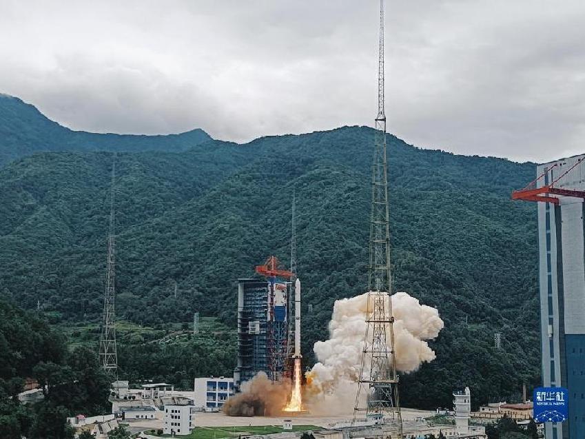 “一箭三星”！长二丁成功发射遥感三十九号卫星