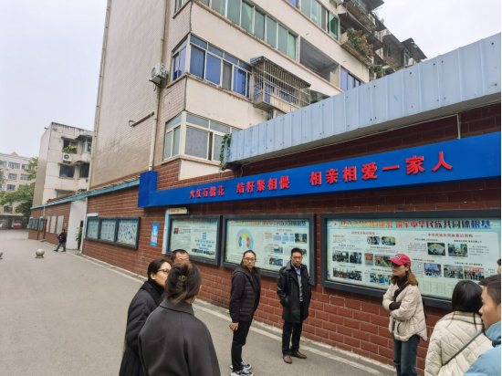 民族团结携手牵 共育英才谱新篇