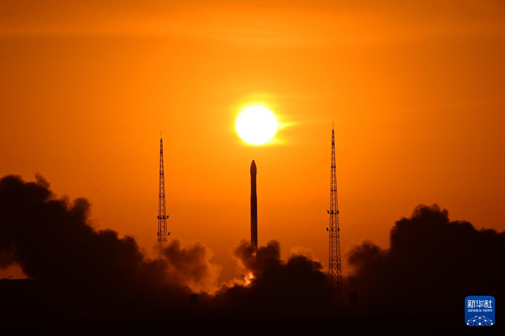 我国成功发射天目一号气象星座11-14星