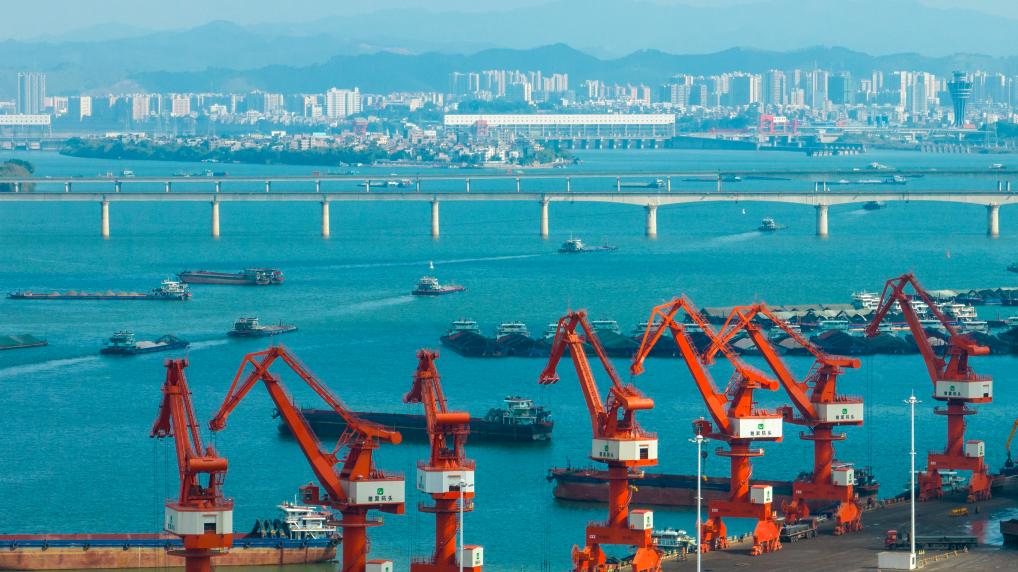 中国各地新年开跑力争经济“开门红”