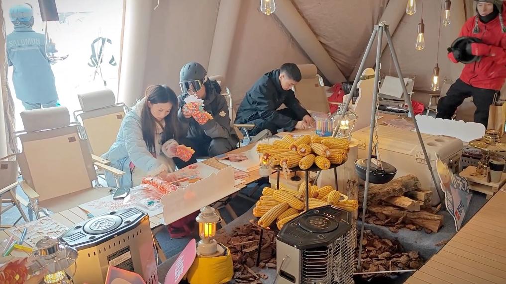 热度不减花样多 冰雪文旅乐逍遥