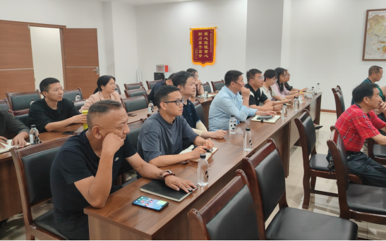 彭州市拆迁安置服务中心关工委举行“科学家庭教育·和谐亲子关系”家庭教育专题讲座