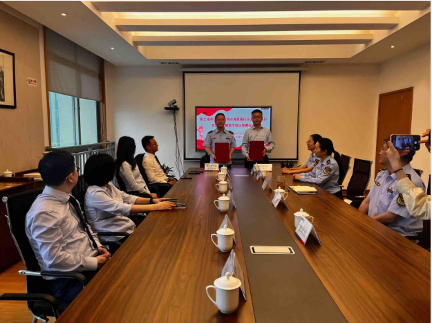 浦发银行宁波海曙支行与集士港市场监督管理分局举办党建共联签约仪式