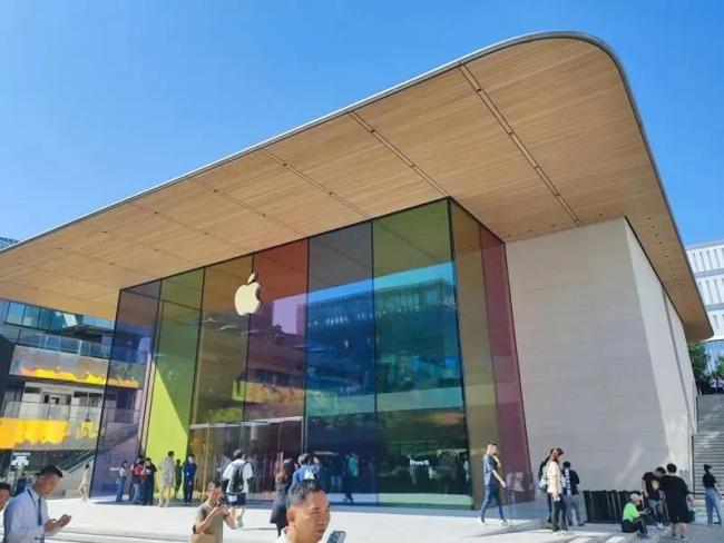 苹果重回第一！“iPhone中国销量被小米反超”？网友：价格才是王道
