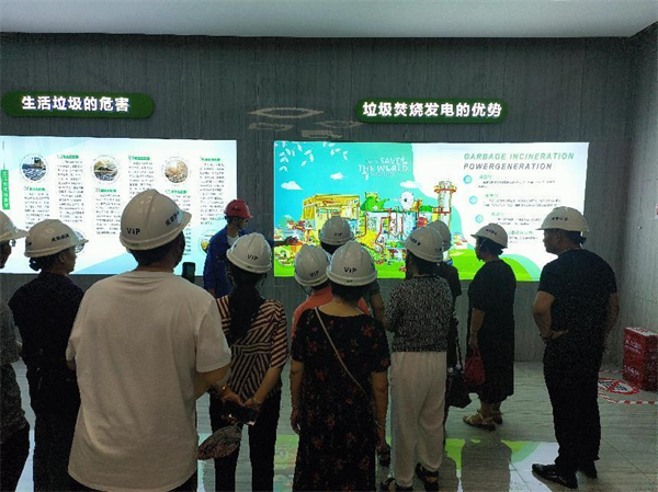邛崃市开展“垃圾都去哪儿了，探寻分类奥秘” 主题宣传活动