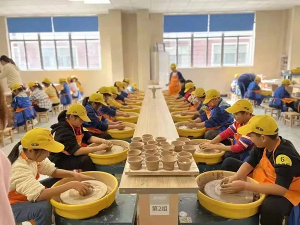 “半路出家”成了省工艺美术大师 他在越窑“故乡”绍兴传承青瓷技艺