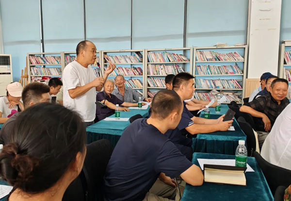 赡养纠纷巡回法庭进乡村 调解员与群众共筑法治桥梁