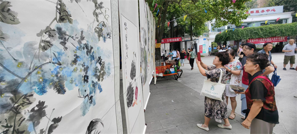 笔墨传情丹青颂国：八宝街社区举办庆祝新中国成立75周年书画展