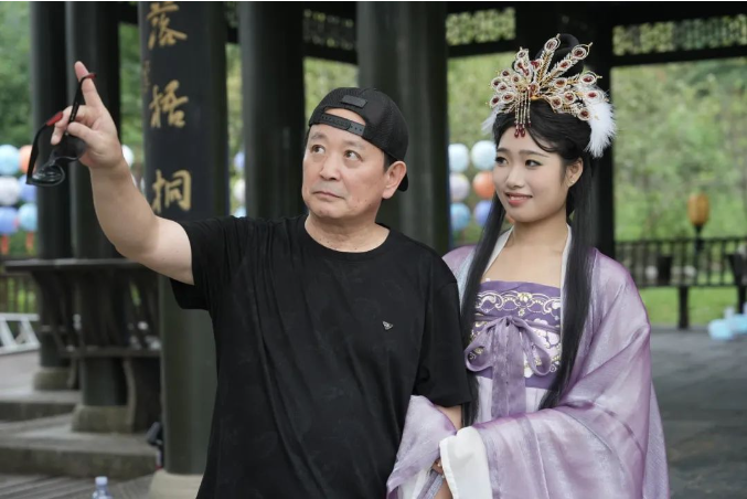 这个假期，来桃花源赴一场中秋奇幻游！