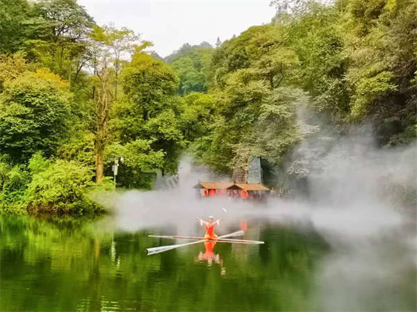逛博物馆、看萤火虫、体验奇妙夜游……到成都天台山花式赏萤