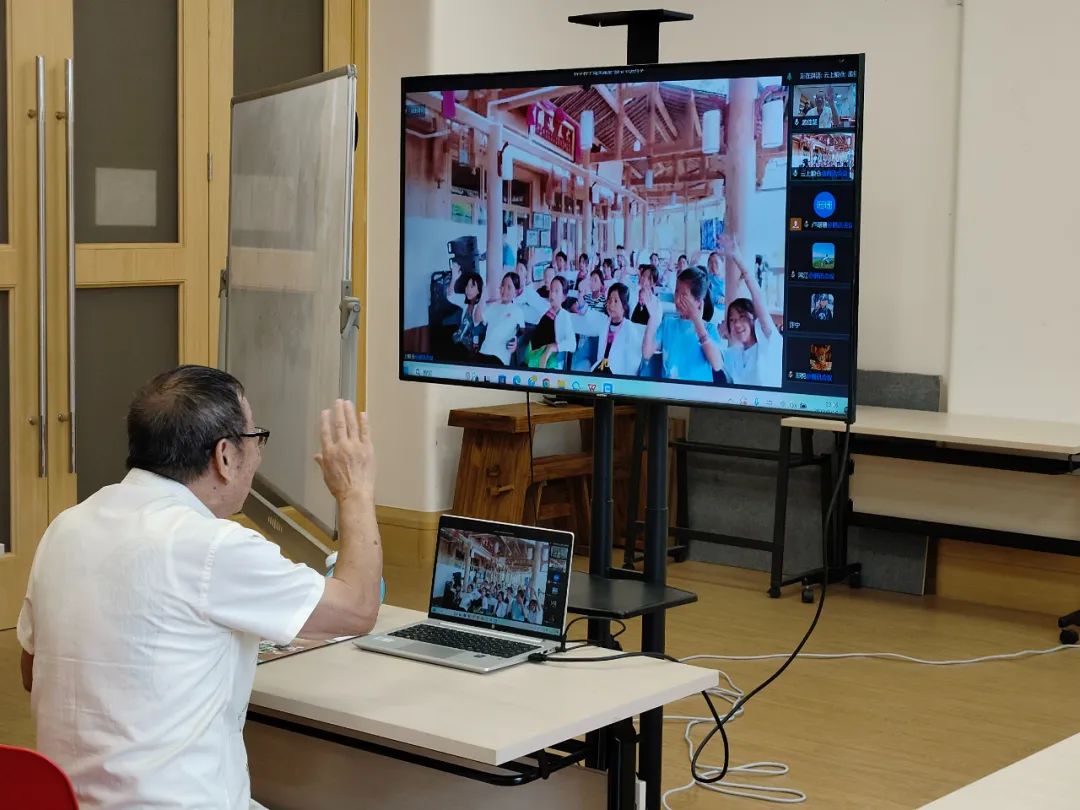 新闻通稿-泰康之家居民发挥银发力量，“科学先生”点亮乡村孩子科学梦(1)