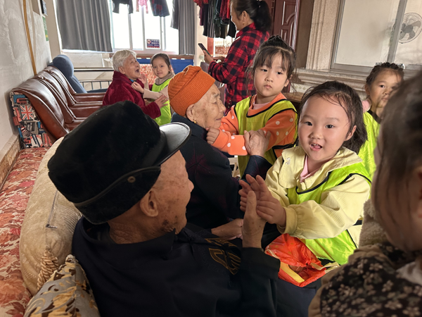 广安市邻水县丰禾镇开展“爱在深秋  情暖重阳”系列庆祝活动