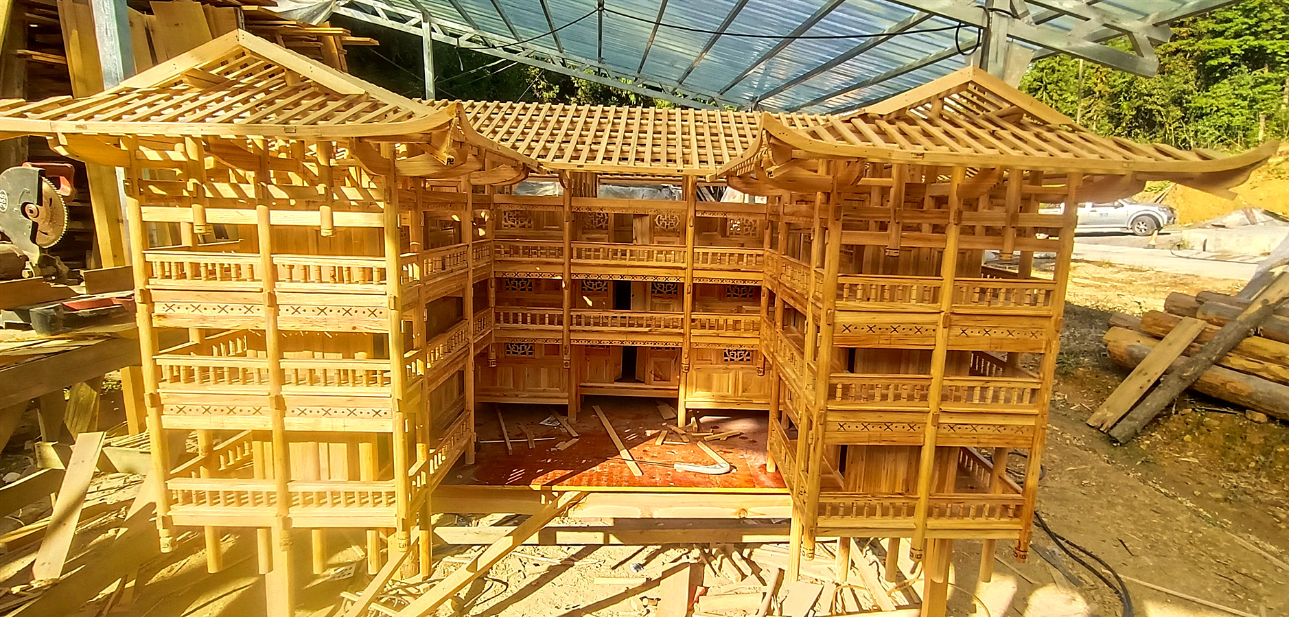 即将完工的土家族吊脚楼模型 (1).jpg