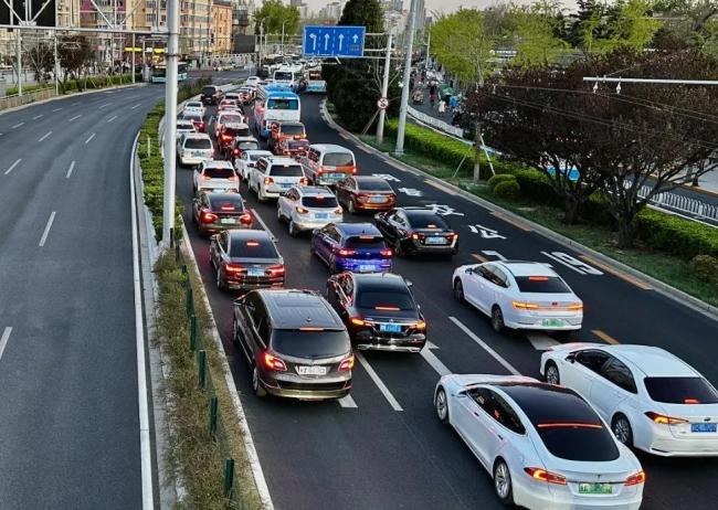 “开电车省的油费全没了” 换电池12万，能买半台车！业内：车企采购价6万