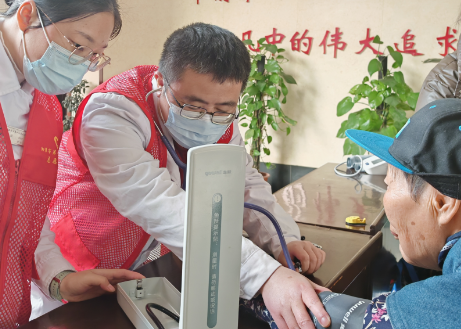 湘潭卫健青年志愿者走进湘潭市社会福利院