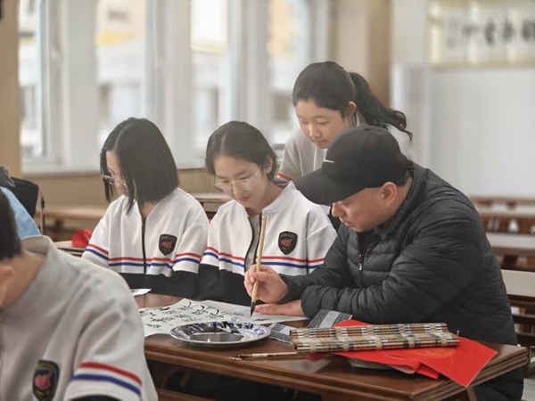 新春伊始！邢台市第二十三中学举办写春联送祝福活动
