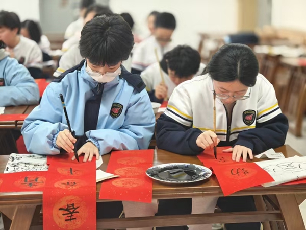 新春伊始！邢台市第二十三中学举办写春联送祝福活动