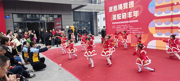 匠心铸党魂，丰年启新章：下涧槽社区社企校居联合共建谱华章