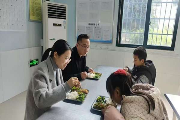 守护师生“盘中餐”，石鼓区2025年春季校园食品安全联合检查正在进行中