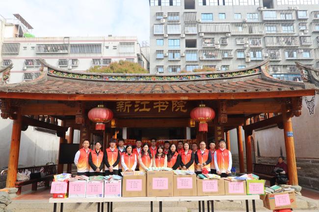 20250304 以书为媒，爱心传递 —— 兴业银行厦门  分行开展“学雷锋”公益捐书活动