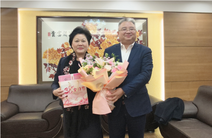 芬芳满园 情暖高新，湘潭高新区领导开展庆“三八”走访慰问活动