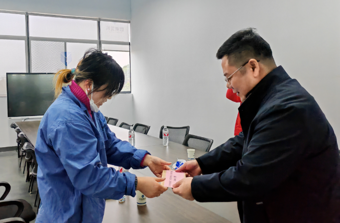 芬芳满园 情暖高新，湘潭高新区领导开展庆“三八”走访慰问活动