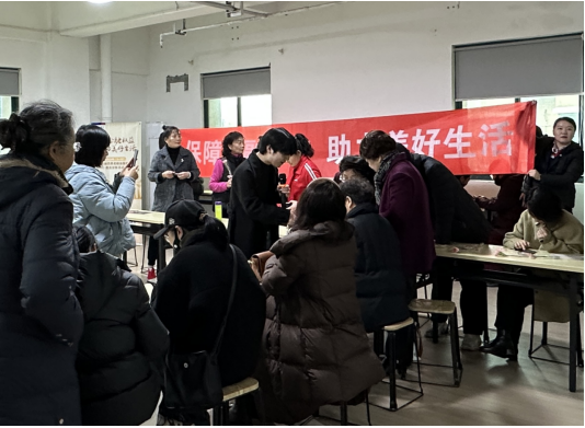 芳华绽放  乐享金融服务 ——浦发银行宁波江东支行开展2025年“3·15”金融消费者权益保护教育宣传活动