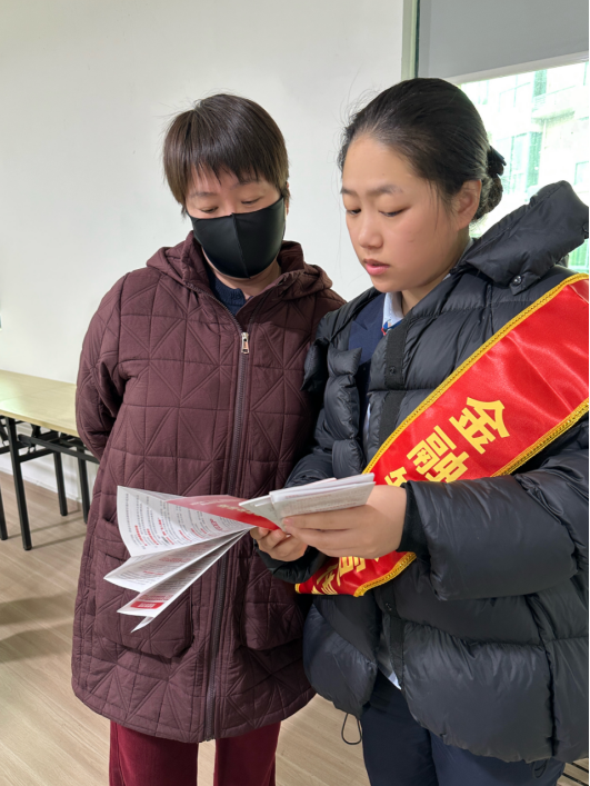 芳华绽放  乐享金融服务 ——浦发银行宁波江东支行开展2025年“3·15”金融消费者权益保护教育宣传活动