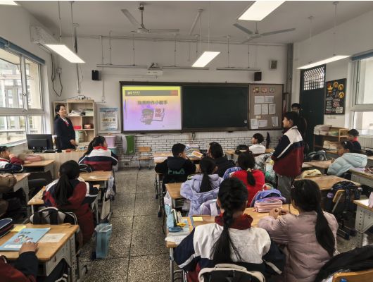 守护成长 浦发同行 ——浦发银行宁波分行营业部开展2025年“3·15”金融消费者权益保护教育宣传活动