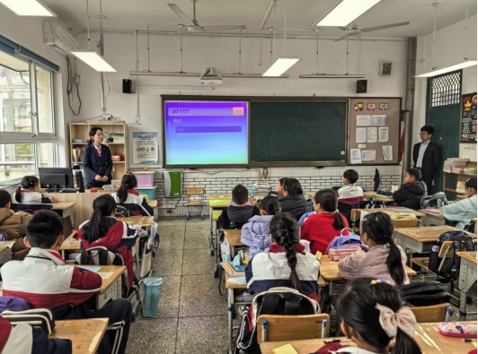 守护成长 浦发同行 ——浦发银行宁波分行营业部开展2025年“3·15”金融消费者权益保护教育宣传活动