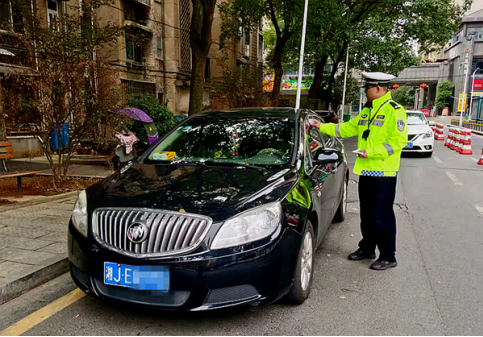 常德公安交警：以整治促常态治理违停“顽疾”