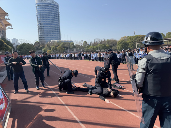 常德：民警进校园送法 筑牢校园安全防线