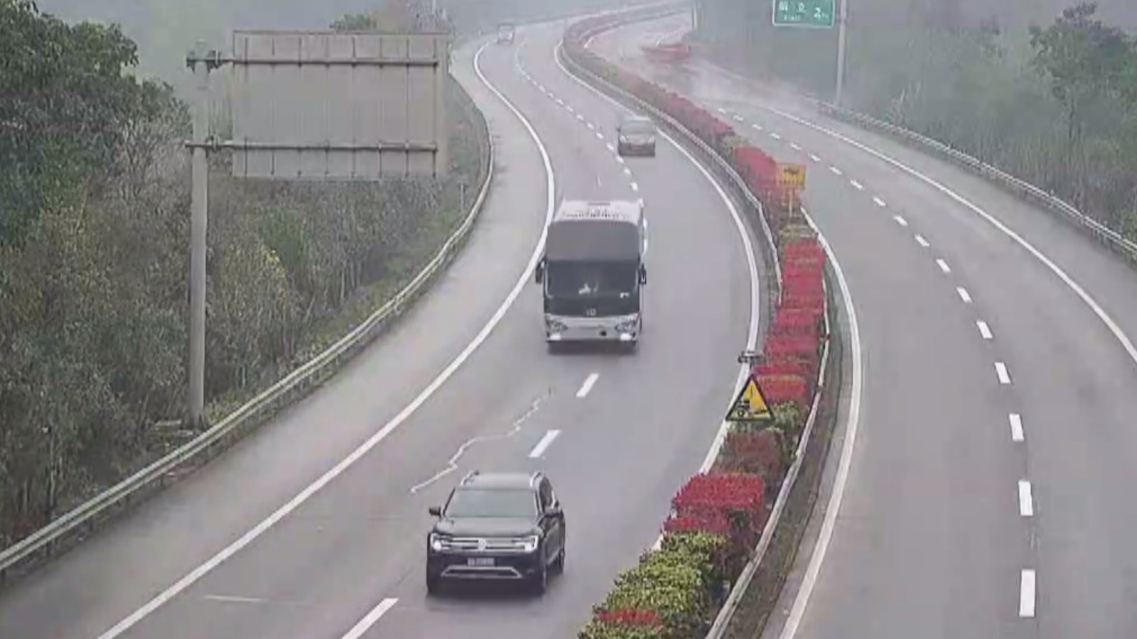 事发瞬间。监控截图.jpg