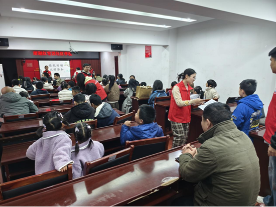 湘潭市雨湖区民政局开展“绿色雨湖 文明祭祀”宣传共绘绿色清明画卷
