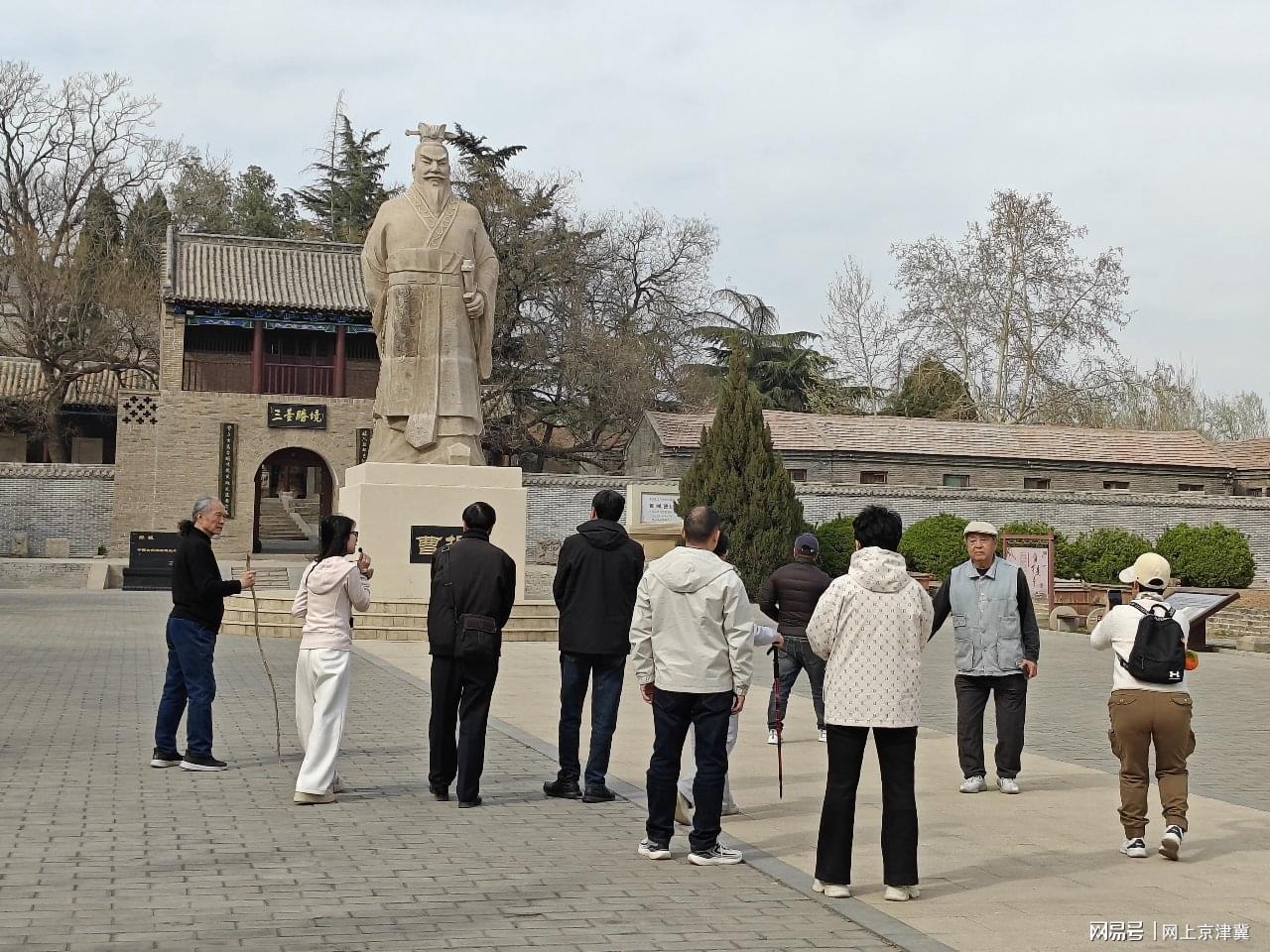 临漳邺城考古博物馆推迟下班接待远道而来的客人