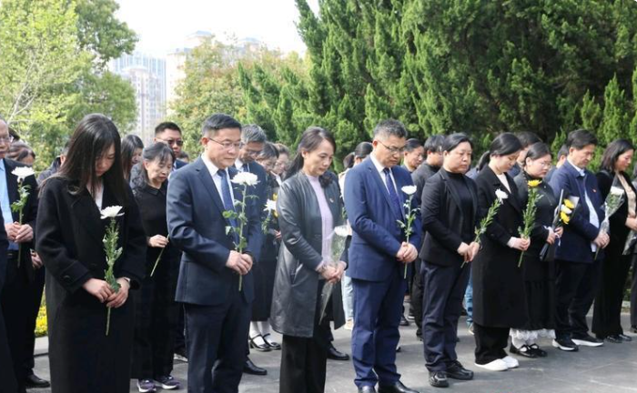 常德市第四人民医院开展清明祭扫活动