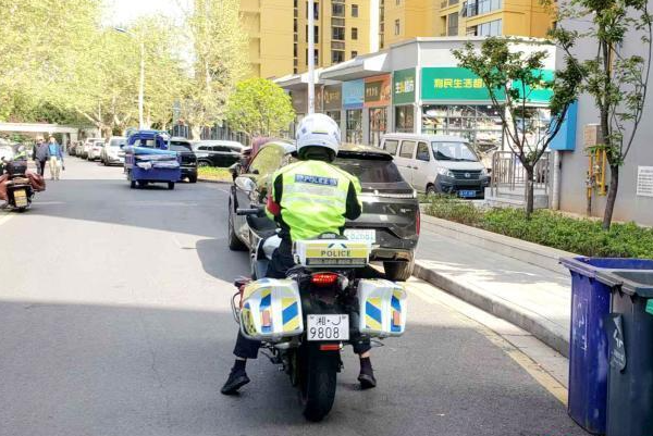 常德交警人性化执法守护节日道路平安畅通