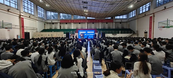 青春逐梦 智启未来——廊坊二中成功举行无人机科普讲座