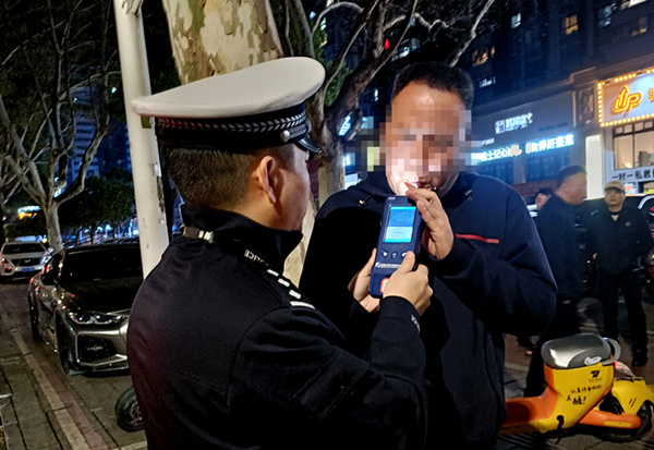 常德交警直属一大队整治酒驾不松懈构建交通事故“防控网”