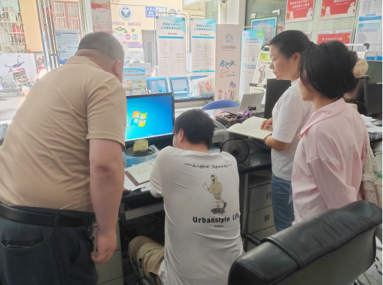 雨湖区医保局践行“三听三问” 精准服务打通参保“最后一公里”