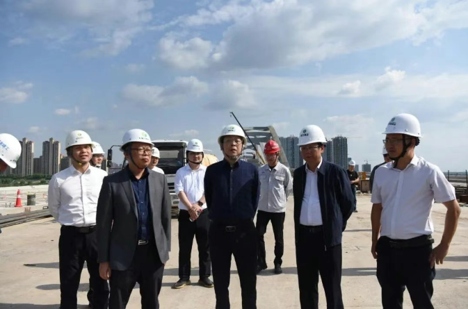 杨卫国带队深入下摄司大桥项目建设现场开展“三听三问”调研并督导安全生产工作