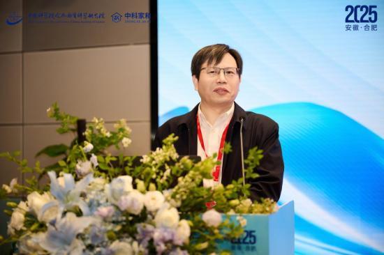 王红强   中国科学院合肥物质科学研究院研究员    中国科学技术大学博士生导师