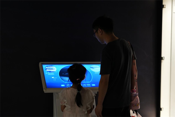 五一假期开启 到成都生命奥秘博物馆当“标本维护师”