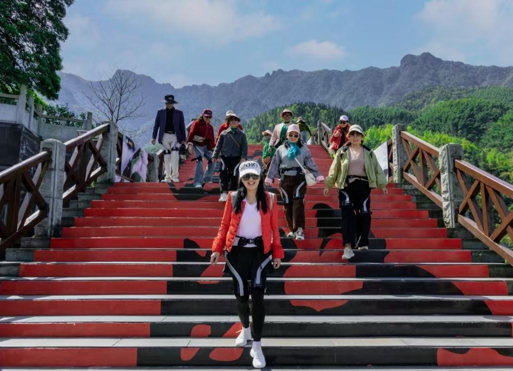  当云海金顶遇上“赛博外挂” 